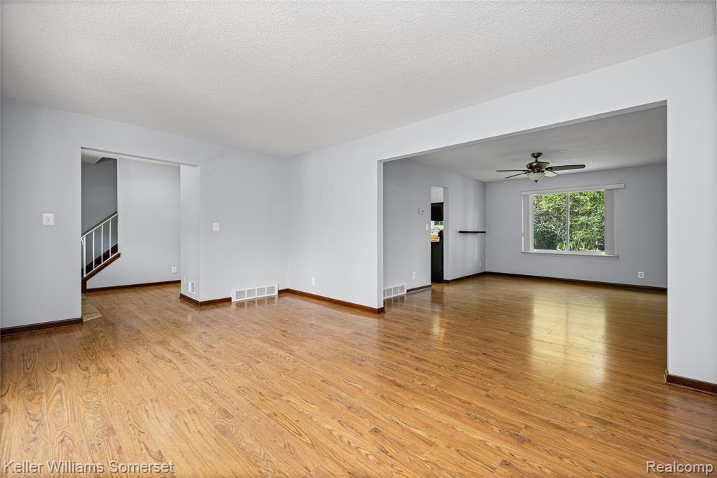 33614 Lakeview Street, New Baltimore, MI 48047 — Photo 15