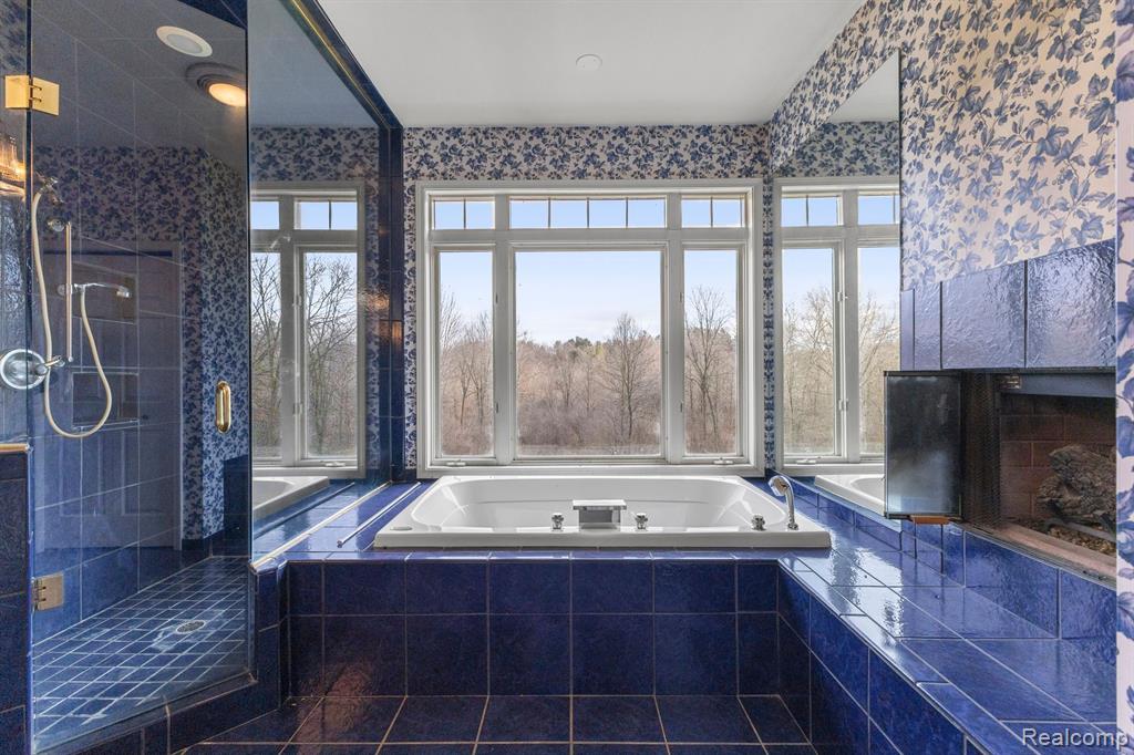 6555 WARREN Road, Ann Arbor, MI 48105 — Photo 38