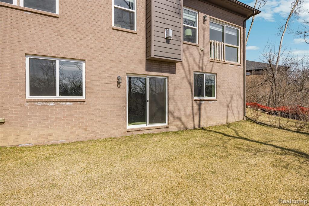 7841 Trailside Court, West Bloomfield, MI 48323 — Photo 64