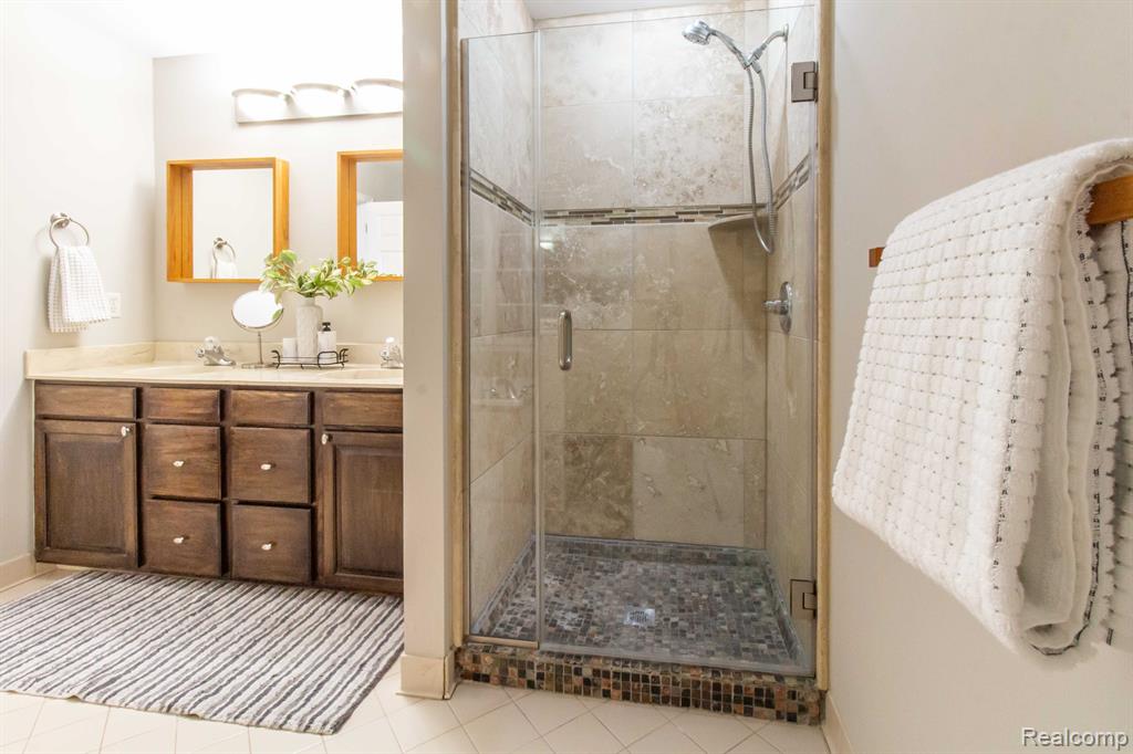 49970 BLACKBERRY Trail, Novi, MI — Photo 29
