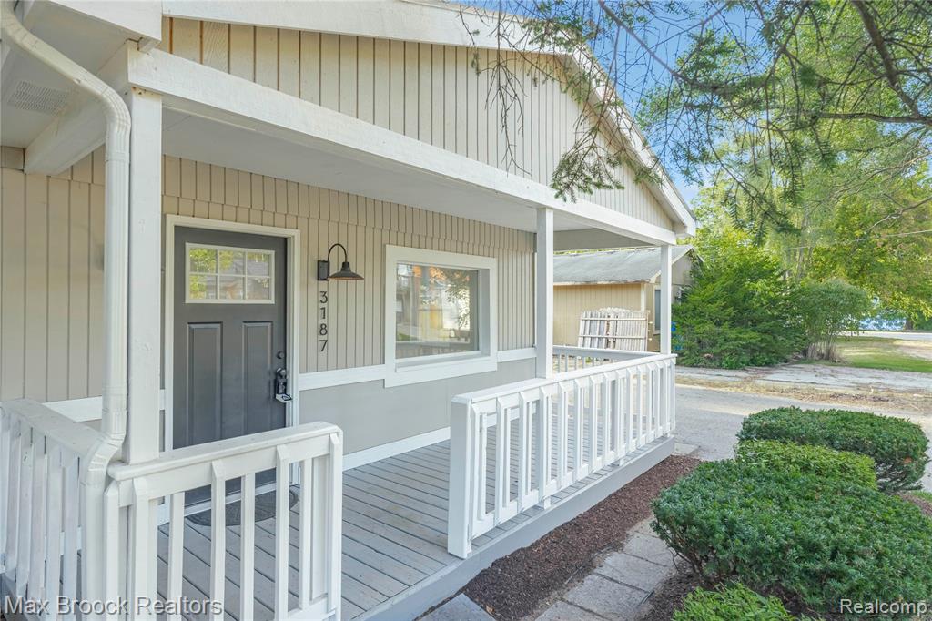 3187 Woodlawn Street, Commerce Twp, MI 48390 — Photo 4