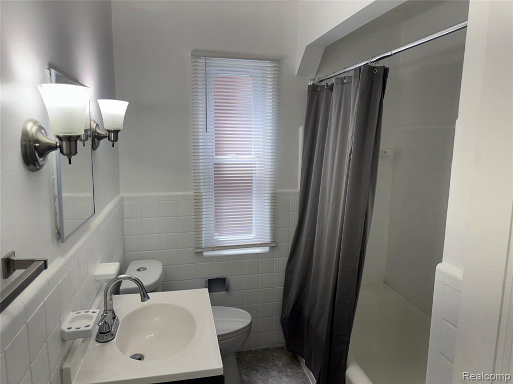 16854 Lesure Street, Detroit, MI 48235 — Photo 11