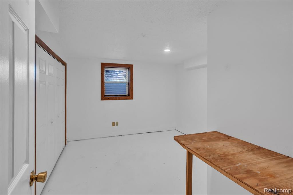 11056 N Irish Road, Otisville, MI 48463 — Photo 37