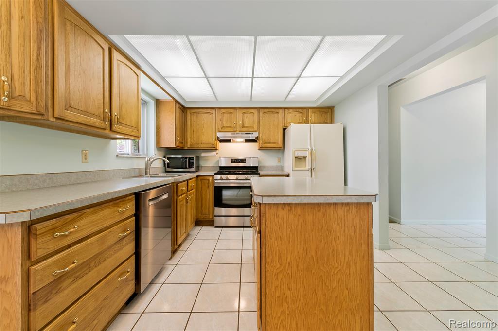 8887 Clark Road, Clarkston, MI — Photo 5
