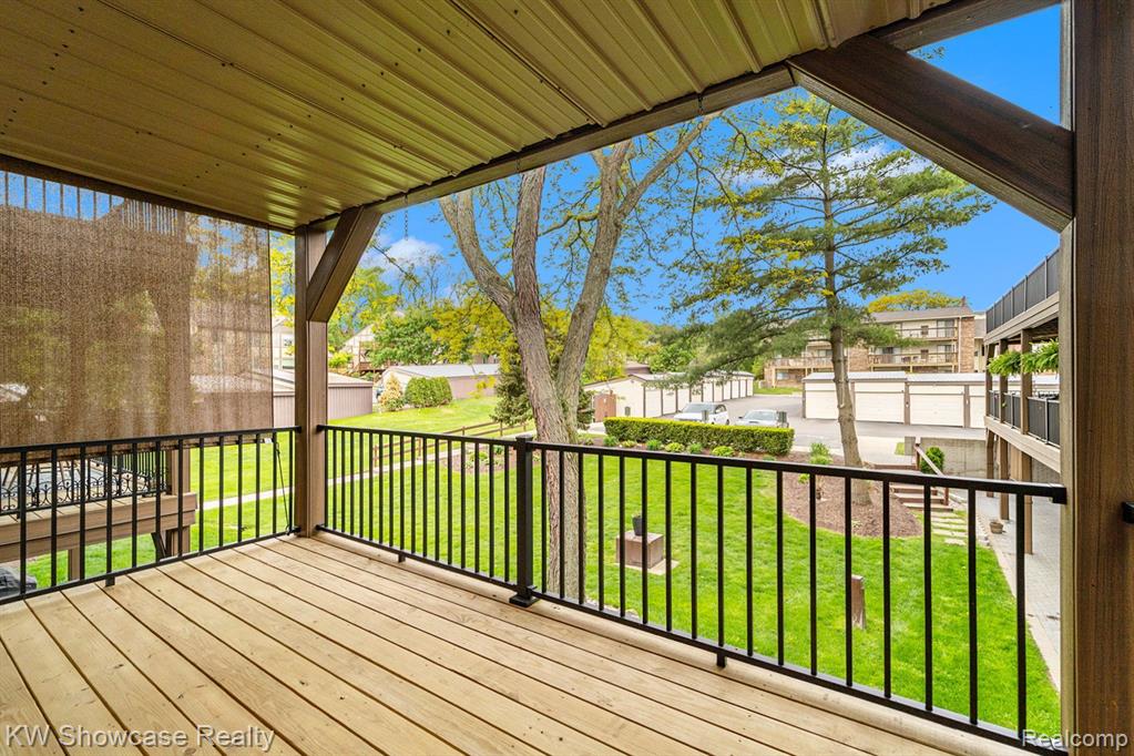 895 S PONTIAC Trail, C206, Walled Lake, MI 48390 — Photo 18