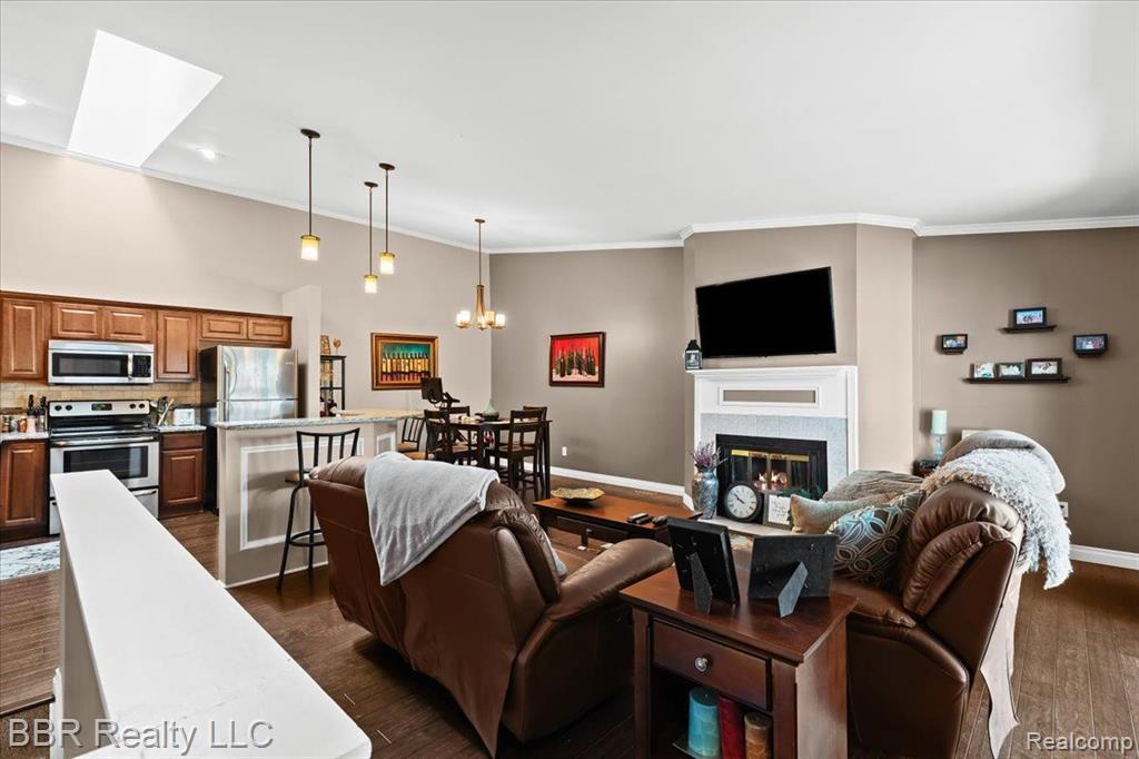 22118 EDGEWATER, Novi, MI — Photo 4