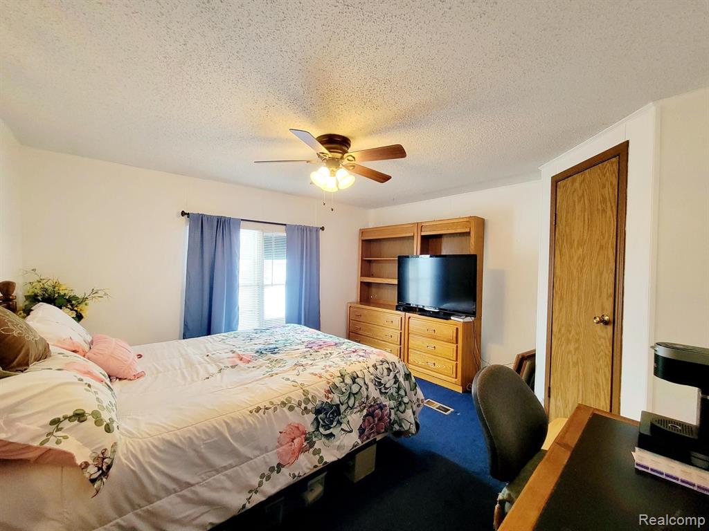 11616 Heron Bay Drive, Fenton, MI 48430 — Photo 16
