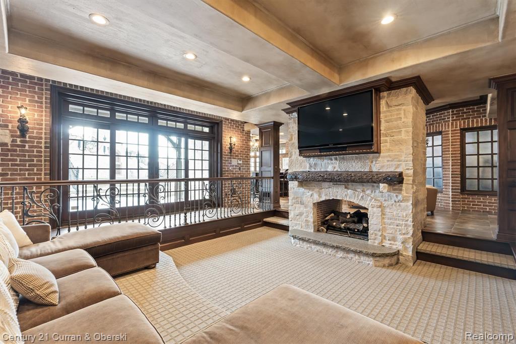 18939 Bella Vista Court, Northville, MI 48168 — Photo 57