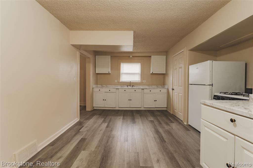 103 W Cornell Avenue, Pontiac, MI 48340 — Photo 17
