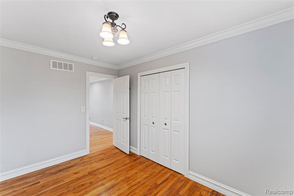 4822 Peachtree Drive, Sterling Heights, MI 48310 — Photo 16