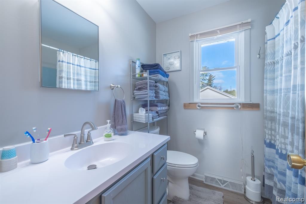 715 E TURNER Street, Mayville Vlg, MI 48744 — Photo 13
