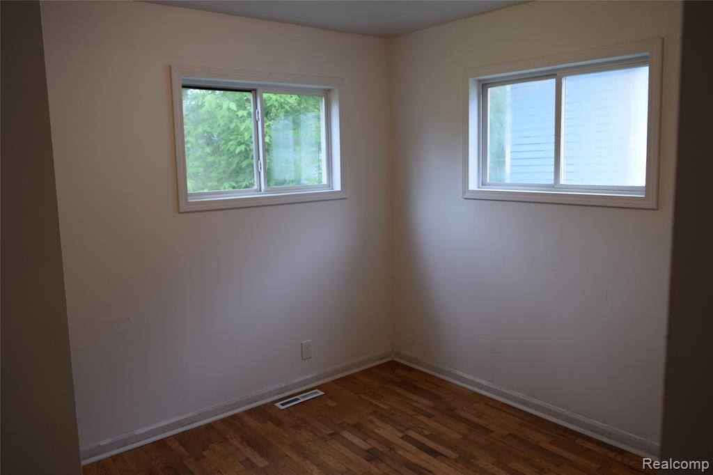 821 Vermilya Avenue, Flint, MI 48507 — Photo 7