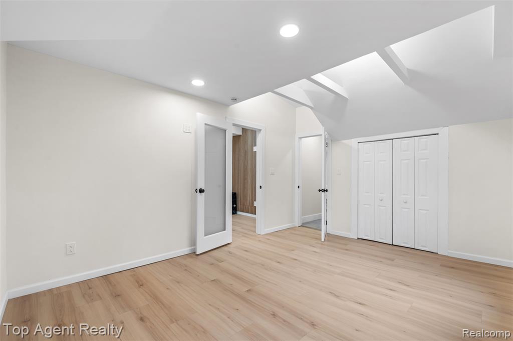 784 Barrington Road, Grosse Pointe Park, MI 48230 — Photo 33