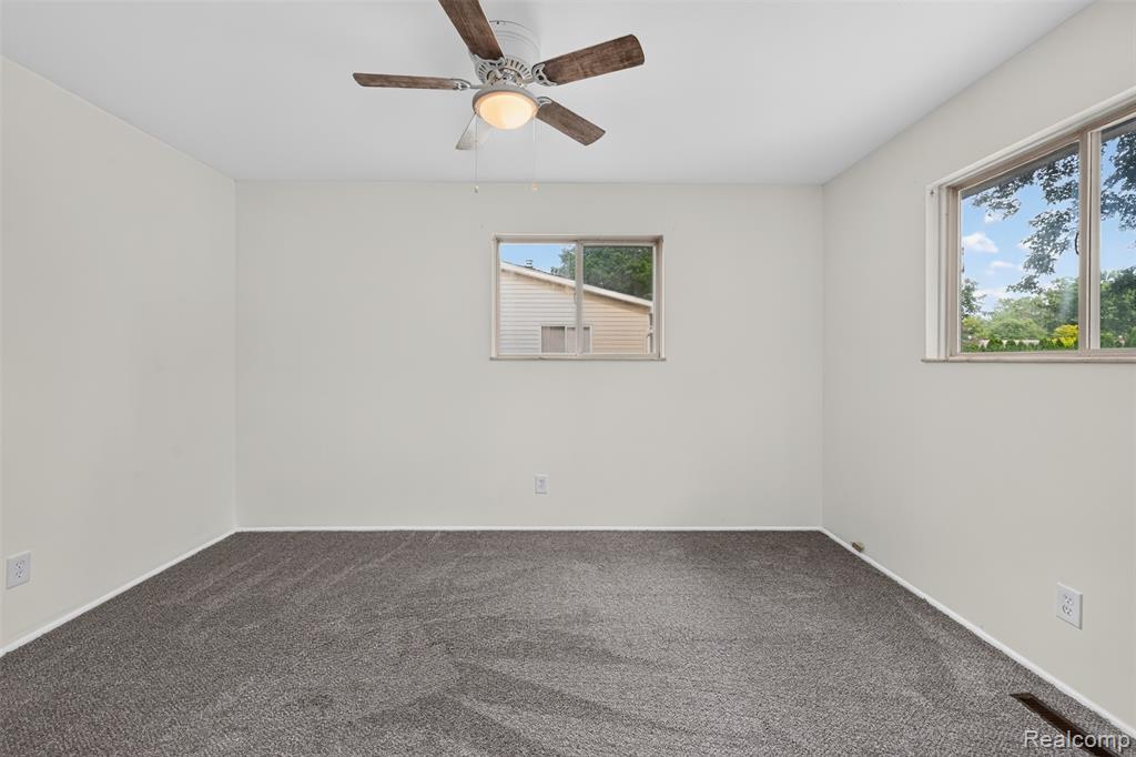 5457 Reid Road, Swartz Creek, MI 48473 — Photo 33