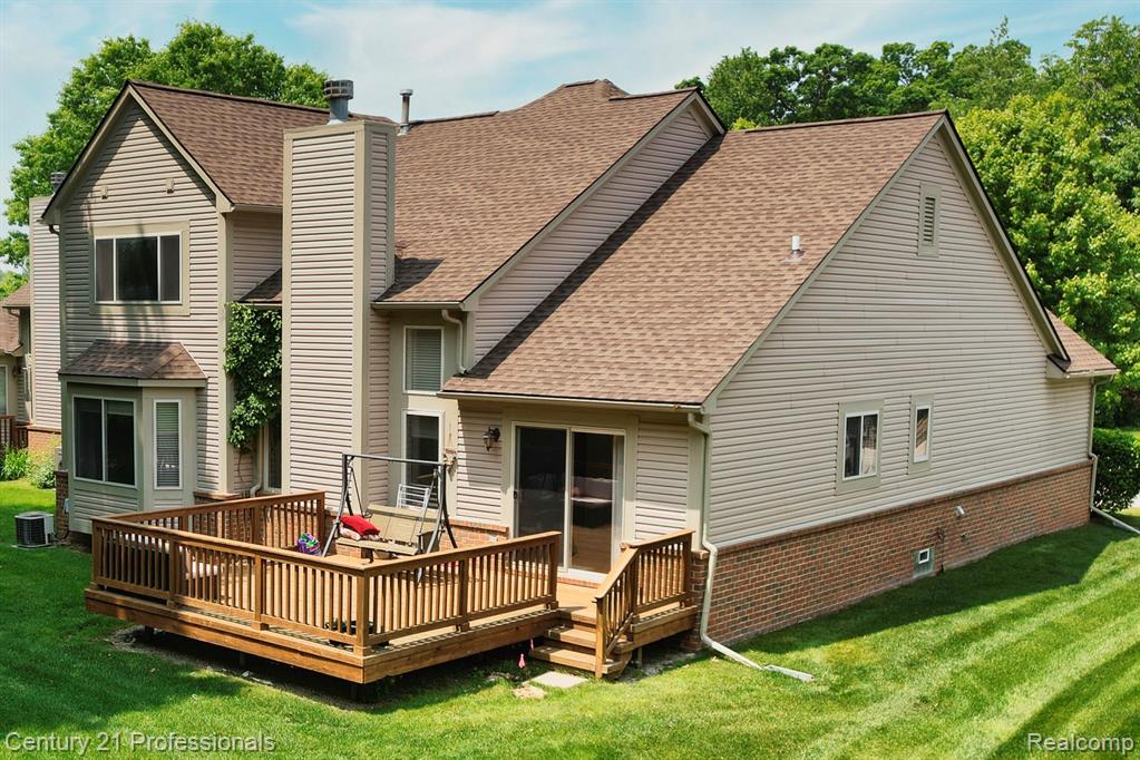 5958 Lochmore Drive, Commerce Twp, MI 48382 — Photo 11