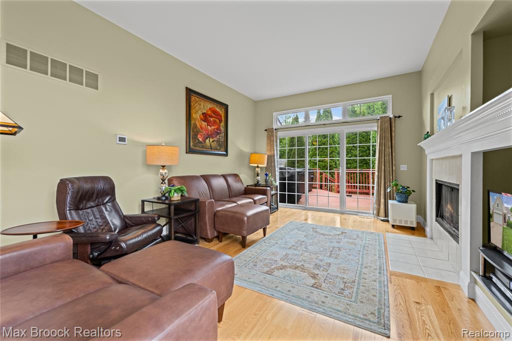 7512 Lake Street, Dexter, MI 48130 — Photo 5