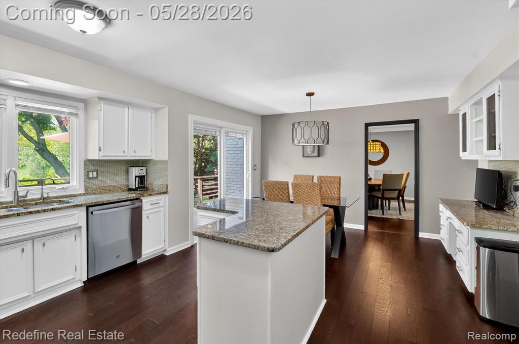 4296 Barcroft Way, West Bloomfield, MI 48323 — Photo 16