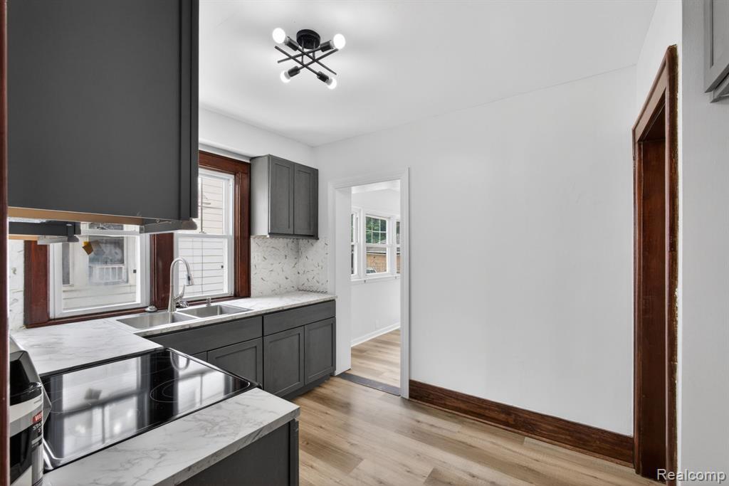 810 E 8th Street, Flint, MI 48503 — Photo 8