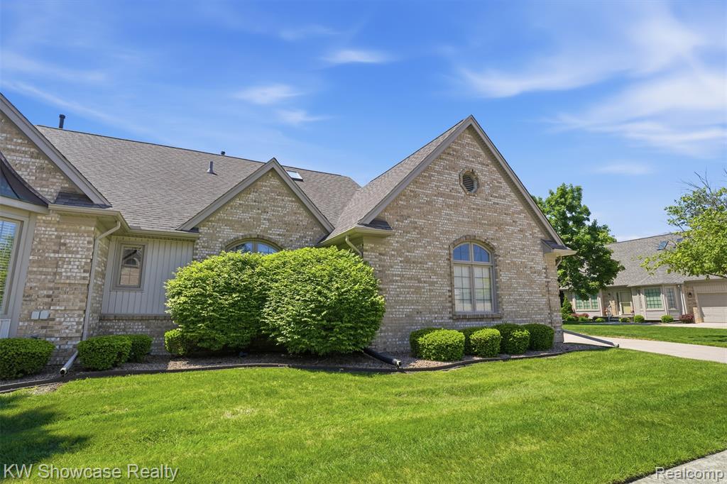 54519 Cambridge Drive, Shelby Twp, MI 48315