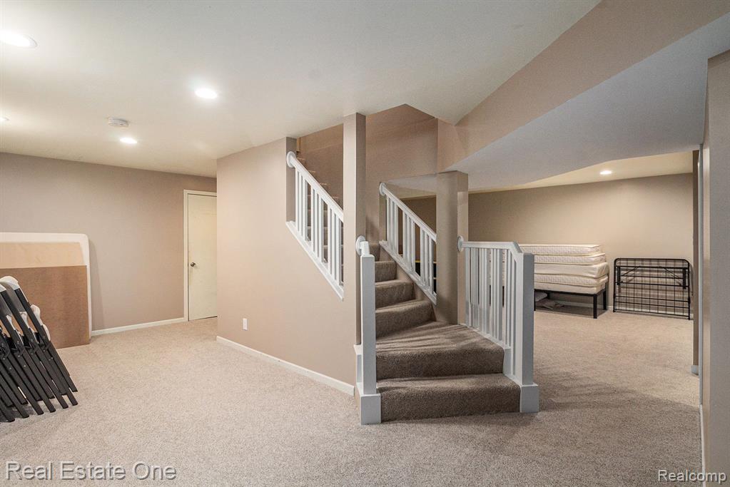 8155 Sheraton Park Drive, Fenton, MI 48430 — Photo 33