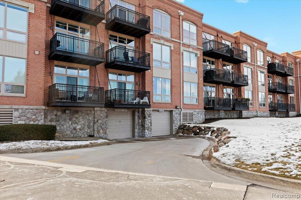 101 S UNION Street, 208, Plymouth, MI 48170 — Photo 37