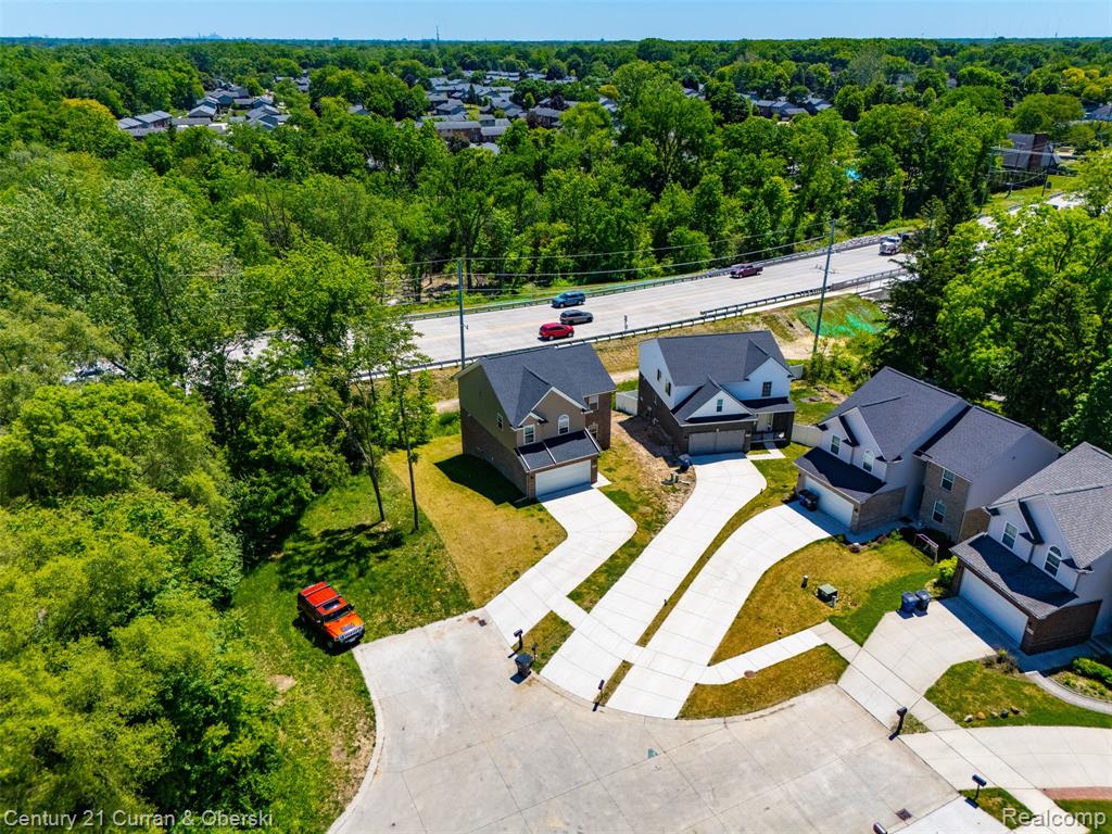 8760 Oak Ridge Trail, Westland, MI — Photo 29