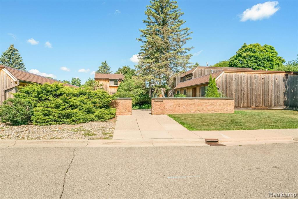 2109 PAULINE CT, Ann Arbor, MI 48103 — Photo 34