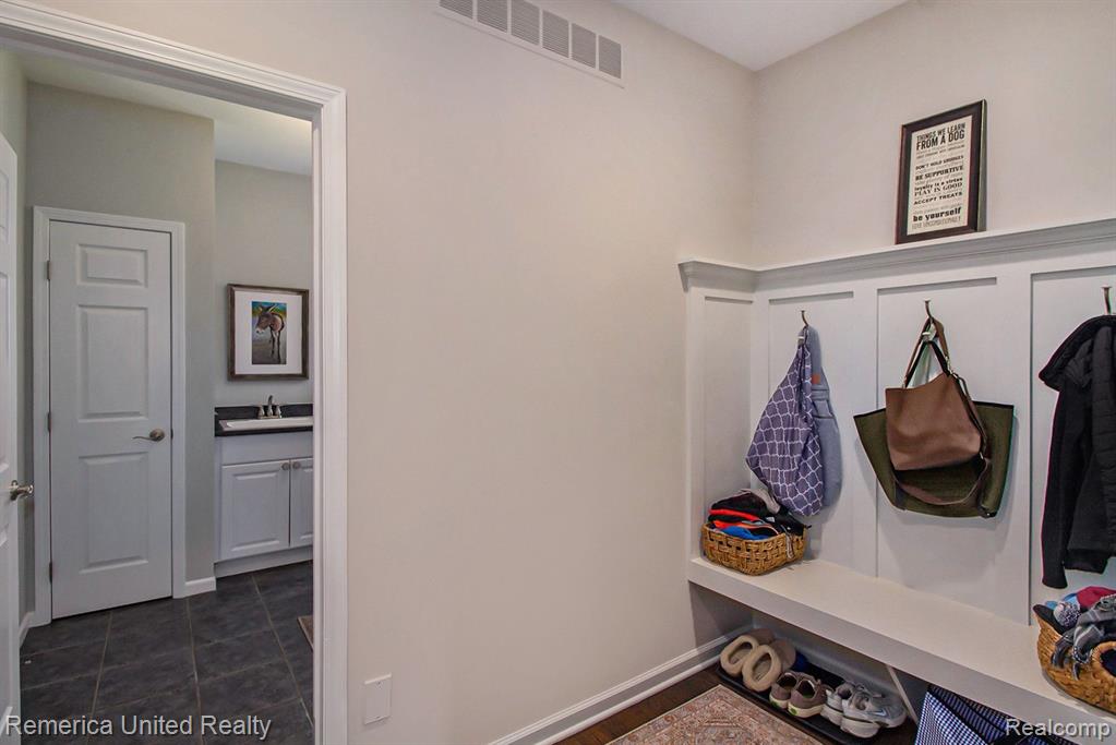 8109 TOP VIEW Lane, Pinckney, MI 48169 — Photo 27