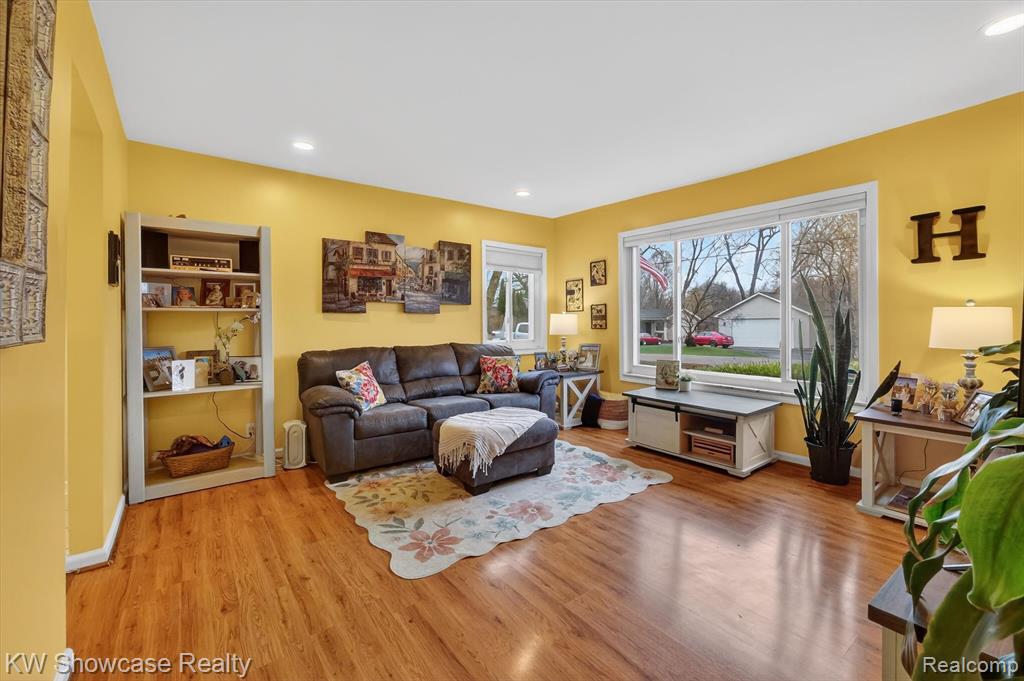 341 Rustic Circle, White Lake, MI — Photo 9