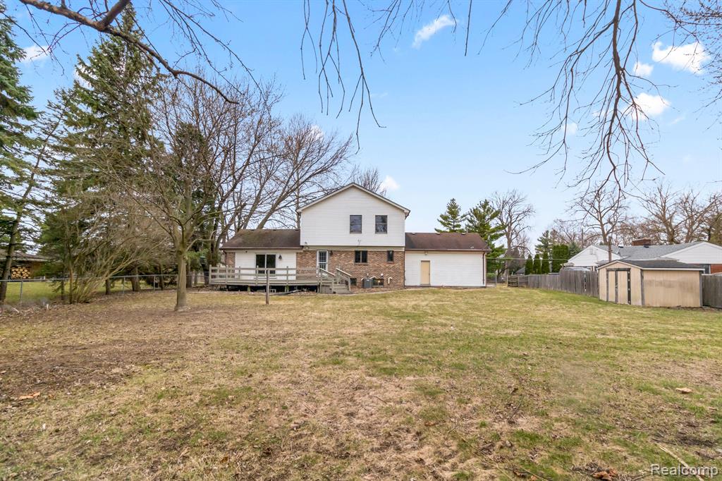 40088 SAAL Road, Sterling Heights, MI 48313 — Photo 31