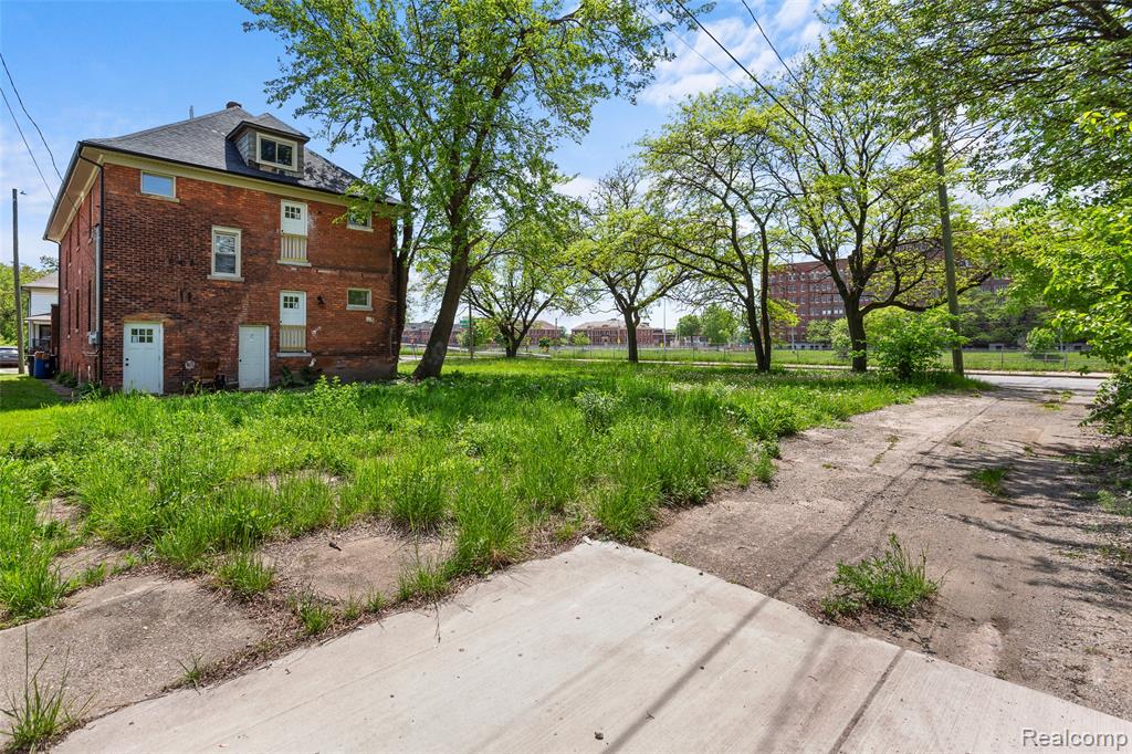 900 Hazelwood Street, Detroit, MI 48202 — Photo 38