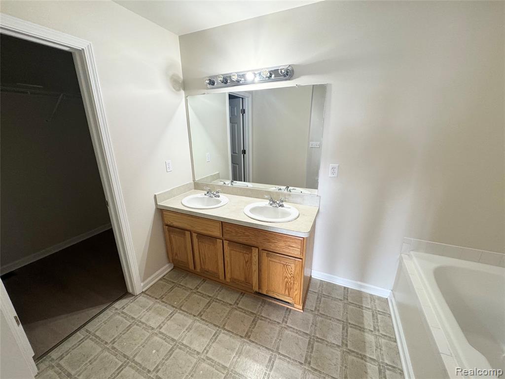 8147 Fox Tail Court, Ypsilanti, MI 48197 — Photo 14
