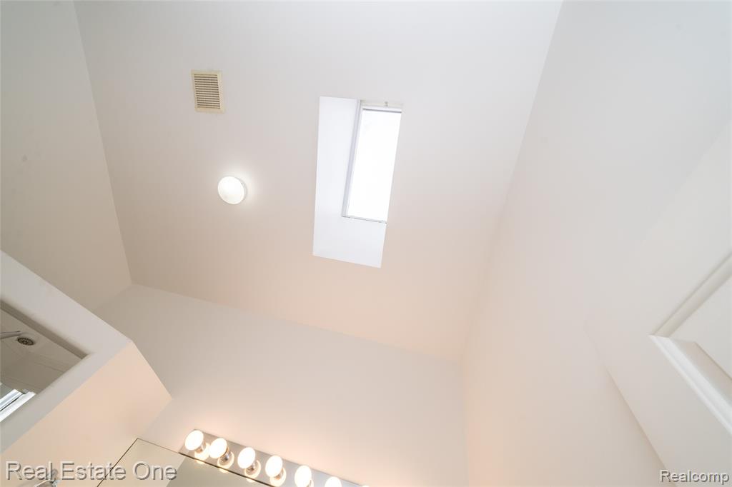 24099 Tana Court, Farmington, MI 48335 — Photo 47