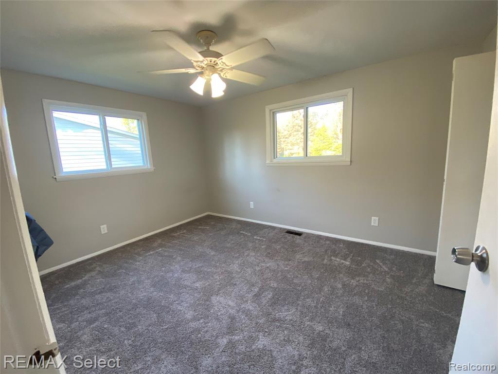 6169 Johnson Road, Flushing, MI 48433 — Photo 3