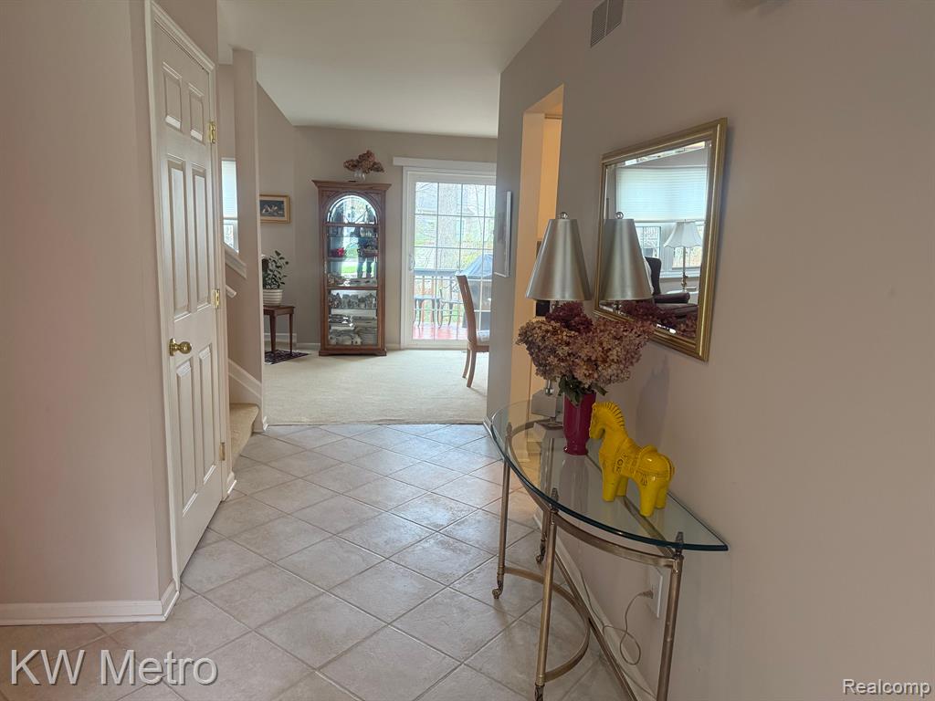 6868 TANGLE WOOD, Waterford, MI 48327 — Photo 2