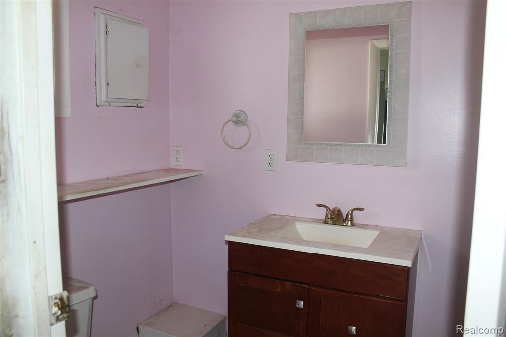 5610 Noll Street, Sterling Heights, MI 48310 — Photo 7