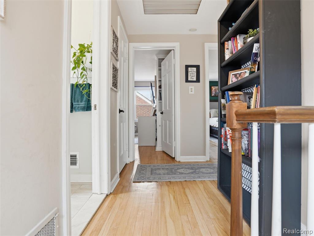 2073 Lochmoor Boulevard, Grosse Pointe Woods, MI 48236 — Photo 25