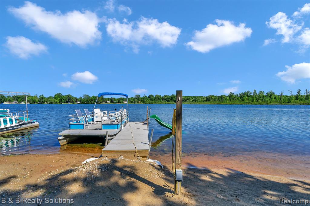 423 LOU ALICE Drive, Columbiaville, MI 48421 — Photo 42