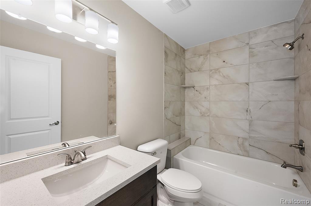 18901 Via Firenze Drive, Macomb, MI 48044 — Photo 34