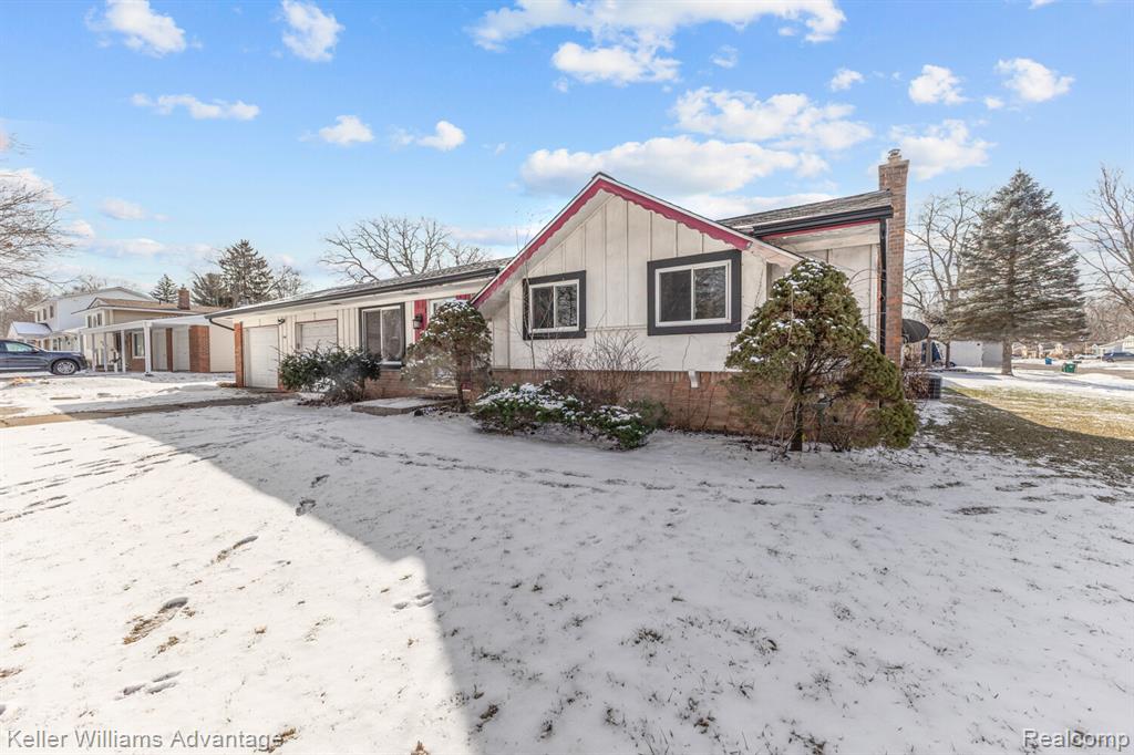 8735 Ringwood Drive, Commerce Twp, MI 48382 — Photo 4