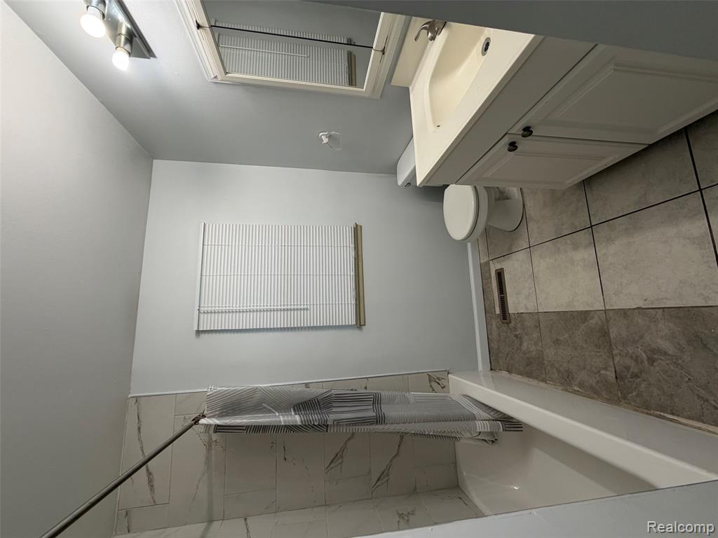 22921 Rosewood Street, Oak Park, MI 48237 — Photo 10