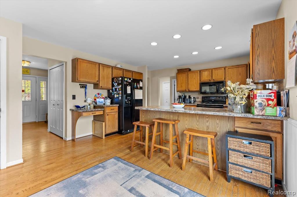 7694 Woodside Place, Waterford, MI 48327 — Photo 19