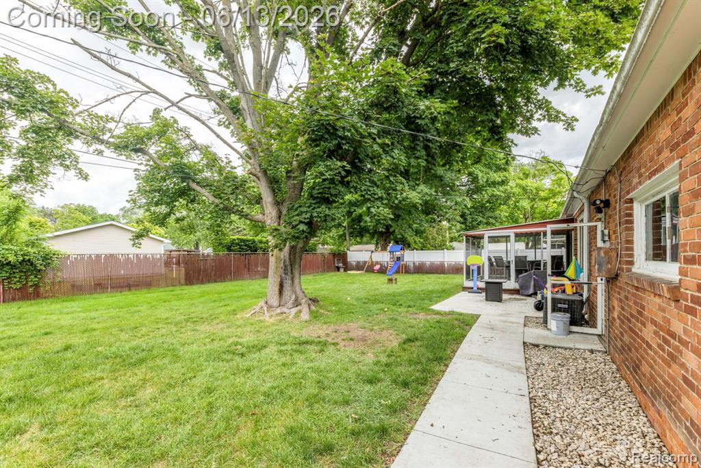 2435 Sharon Lane, Port Huron, MI 48060 — Photo 30