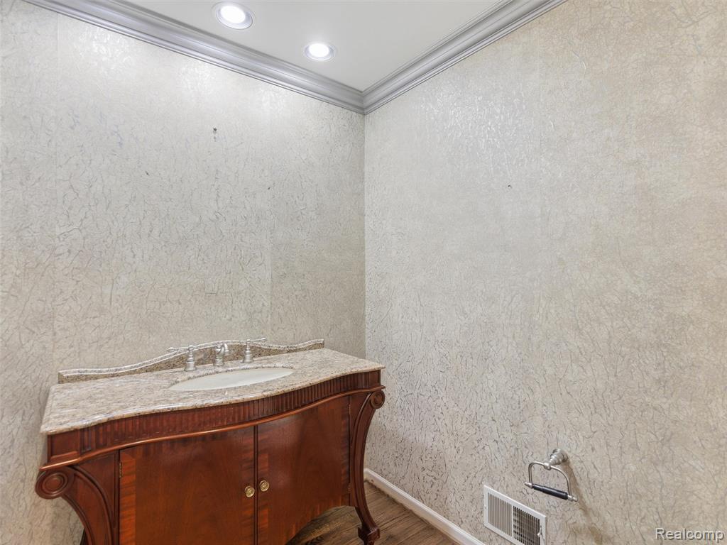 6394 Rose Boulevard, West Bloomfield, MI — Photo 27