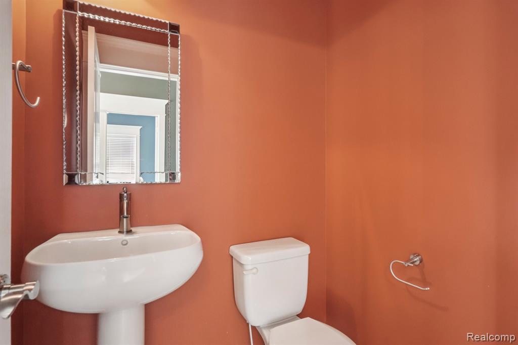 13348 Vernon Avenue, Huntington Woods, MI — Photo 14