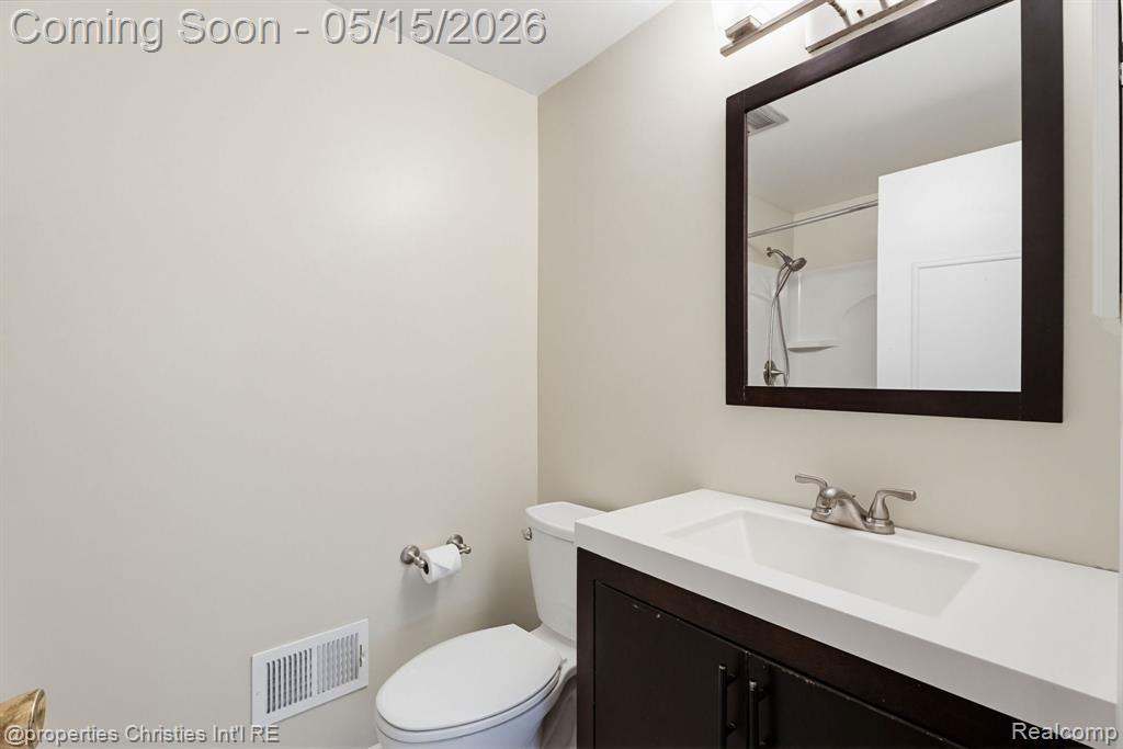 8648 Tamarack Drive, Shelby Twp, MI 48317 — Photo 34