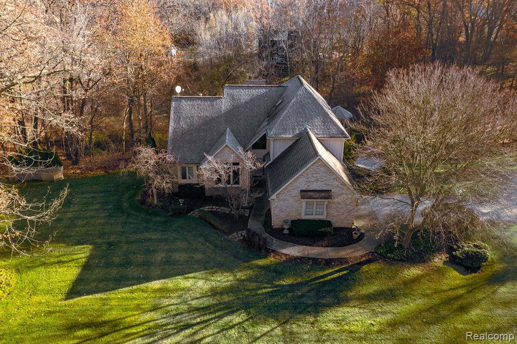 2321 Pine Hollow, Brighton, MI 48114 — Photo 2