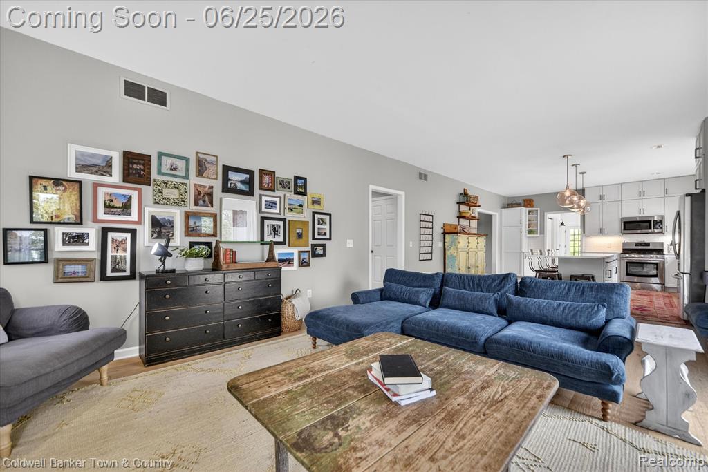 918 Gray Fox Court, Howell, MI 48843 — Photo 15
