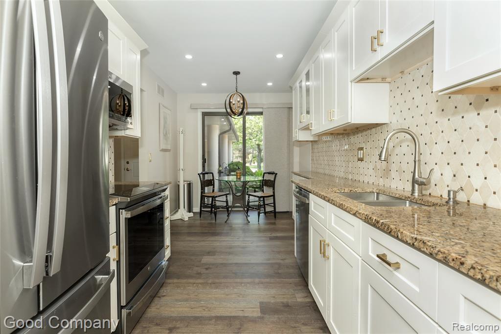 969 Wexford Way, Rochester Hills, MI 48307 — Photo 18