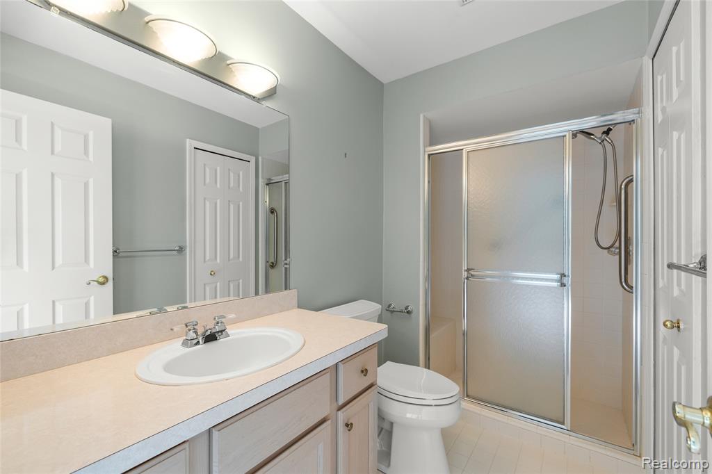 35213 Knollwood Lane, Farmington, MI 48335 — Photo 29
